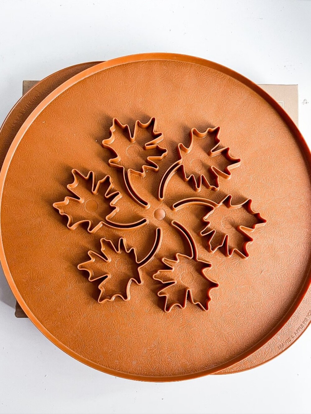 NordicWare Leaves & Apples Reversible Pie Top Cutter Stamper Vintage
